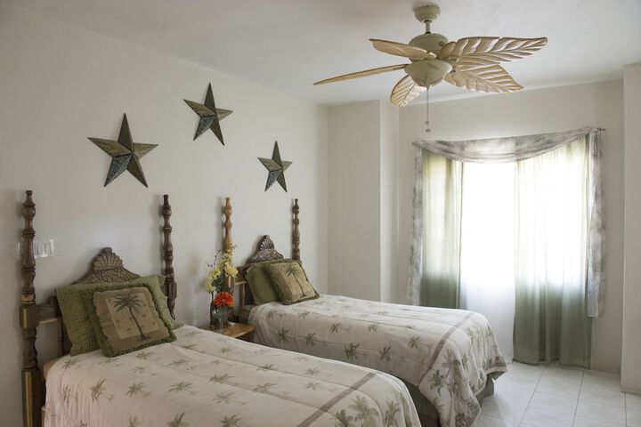 Room 25 of 69