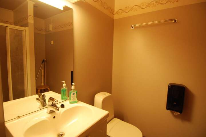 Room 17 of 22