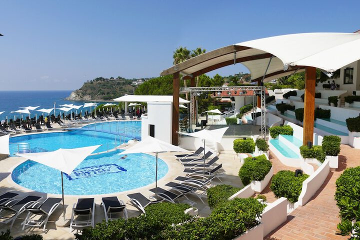 Pools & Facilities