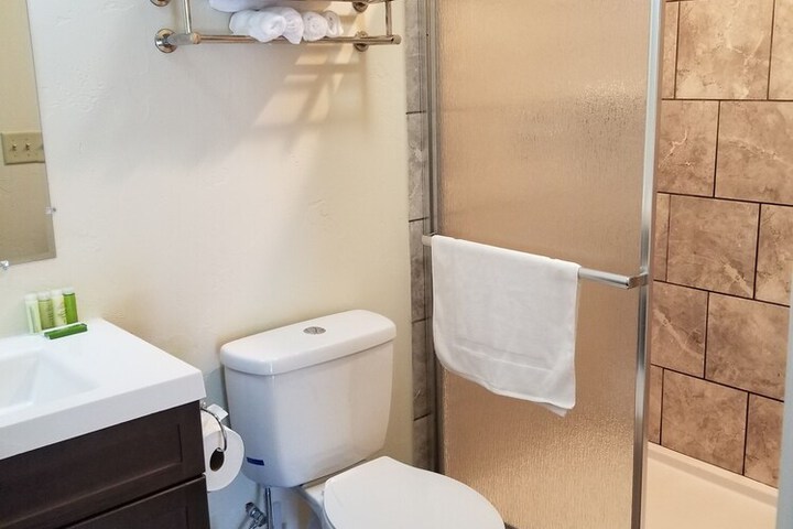 Room 12 of 16