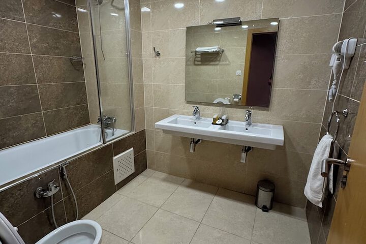 Room 15 of 35
