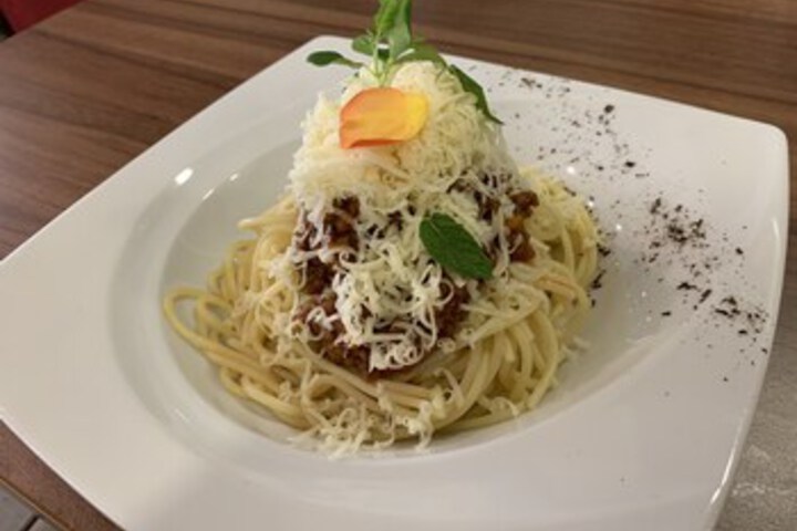 Dining 11 of 42