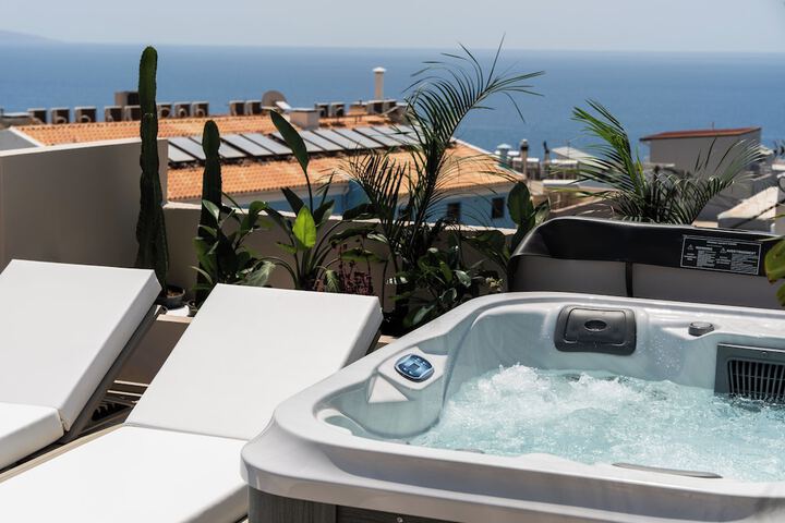 Hot Tub 75 of 103