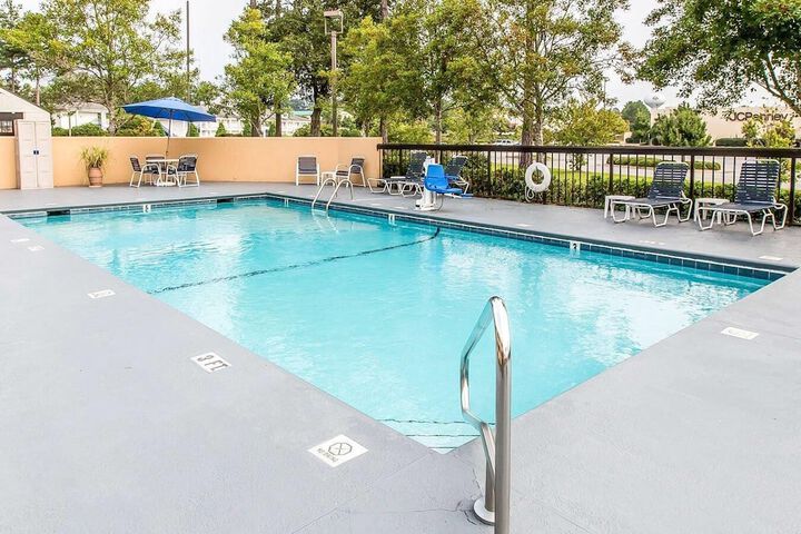 Pool 35 of 51