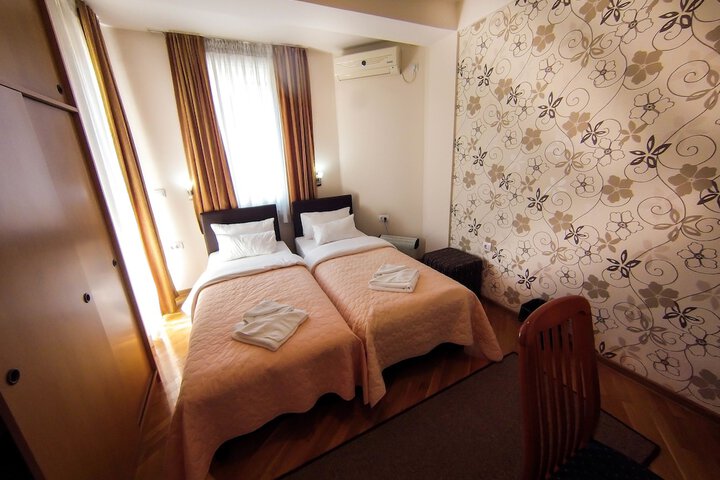 Room 31 of 64