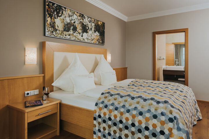 Room 21 of 193