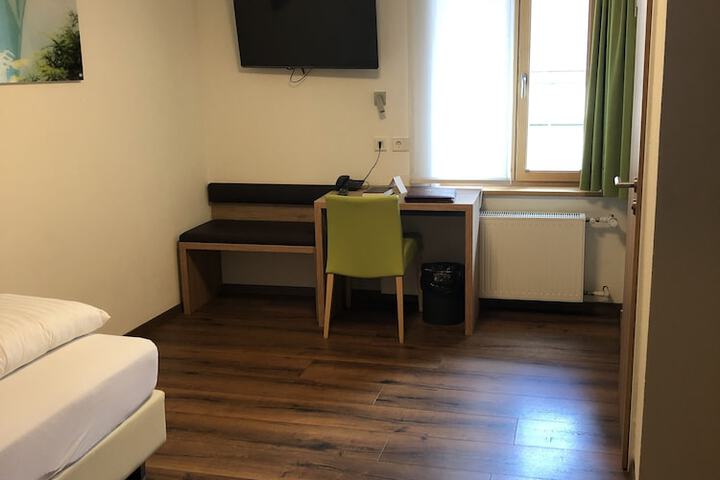 Room 36 of 93