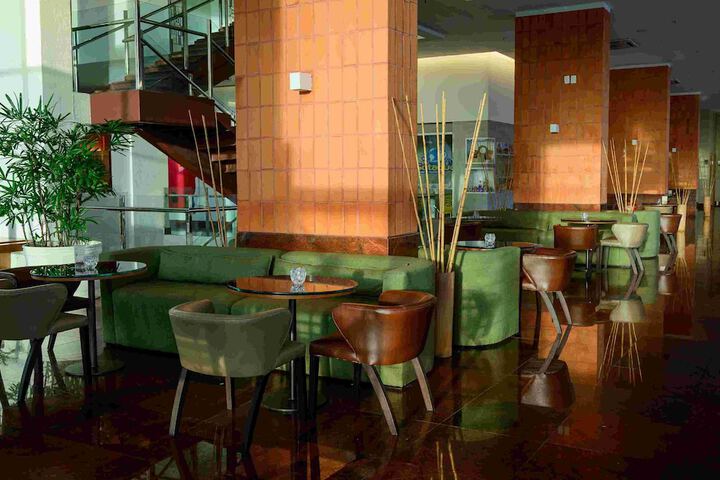 Entrance & Lobby