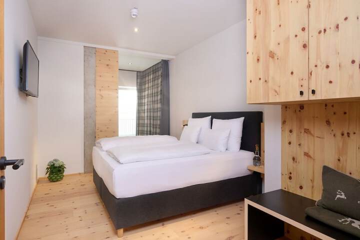 Room 18 of 35