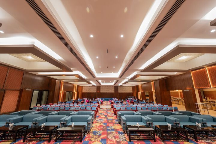 Ballroom/Hall 54 of 69