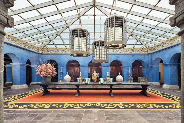 Entrance & Lobby