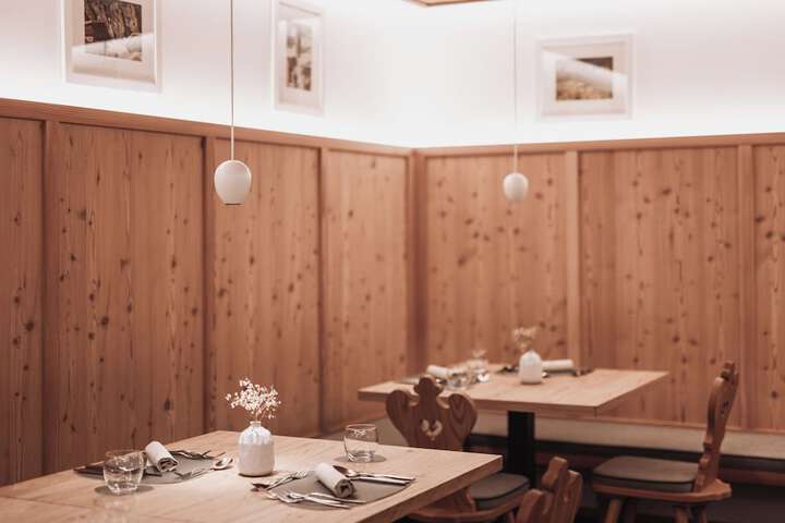 Dining 45 of 56