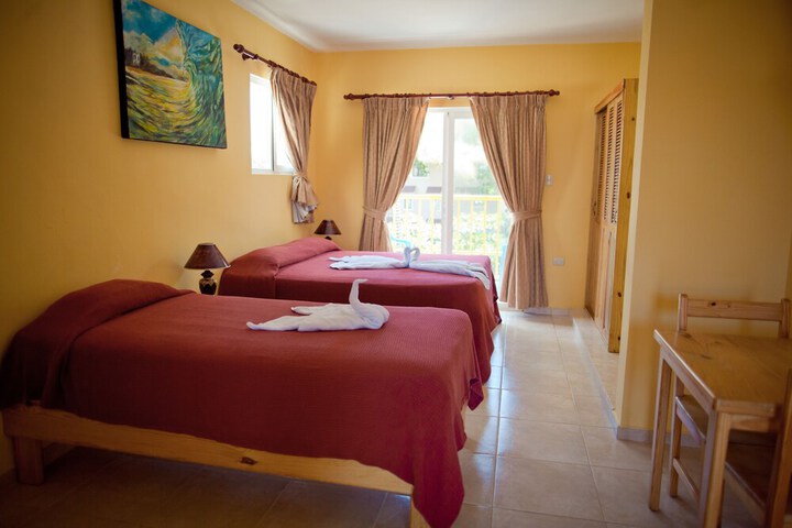 Room 3 of 43