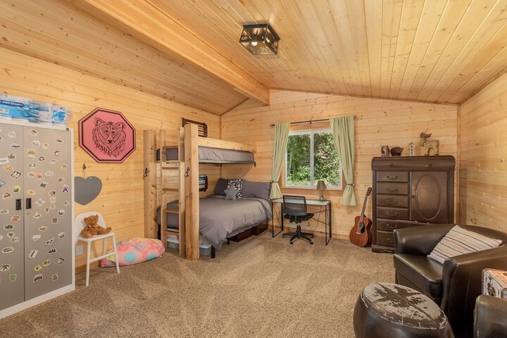 Room 2 of 35