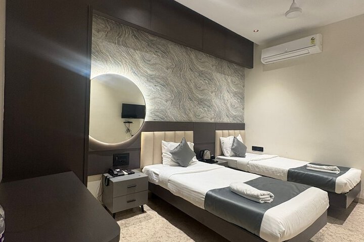 Room 12 of 65