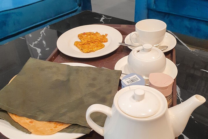Breakfast/Coffee Service 31 of 42
