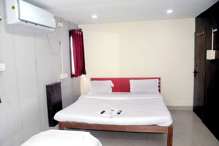 Room 8 of 28