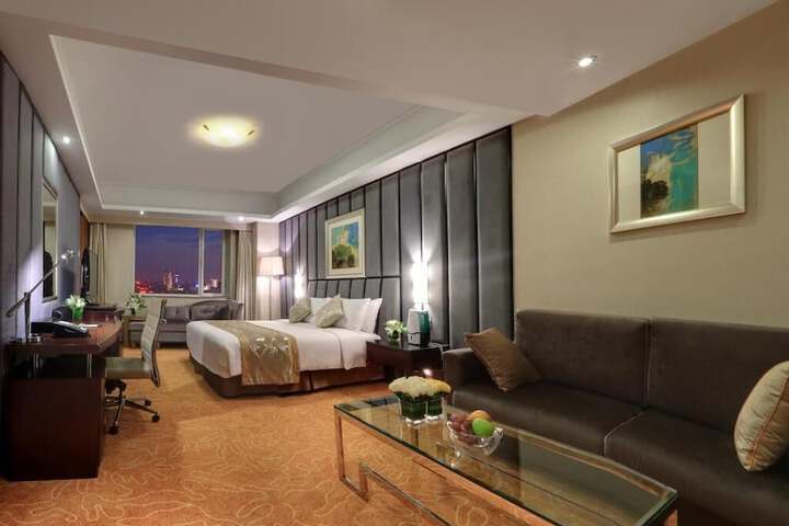 Room 18 of 42