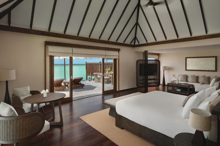 Room 51 of 215