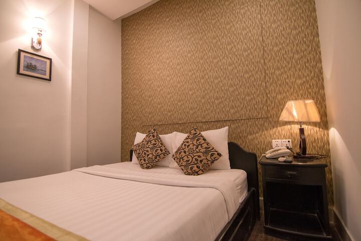Room 14 of 38