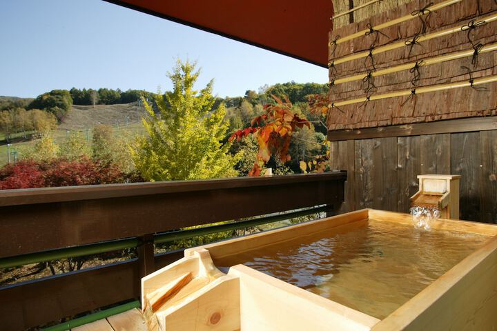 Deep soaking bathtub