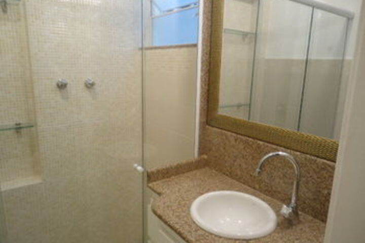 Room 4 of 14