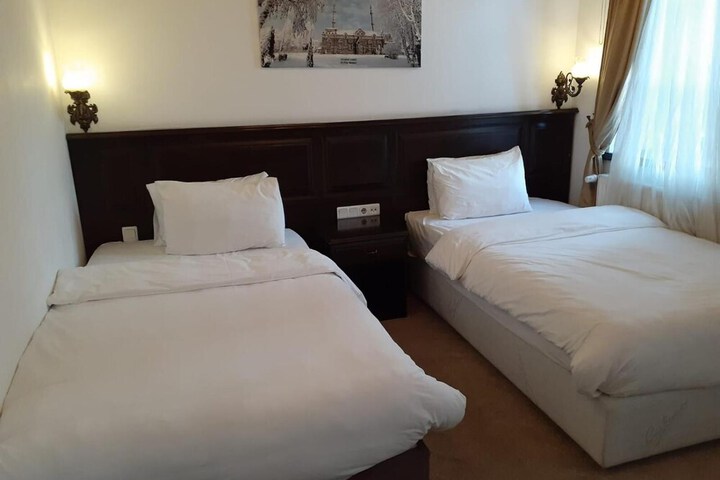 Room 12 of 44