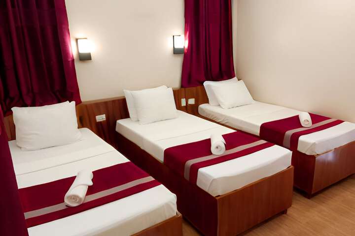Room 6 of 48