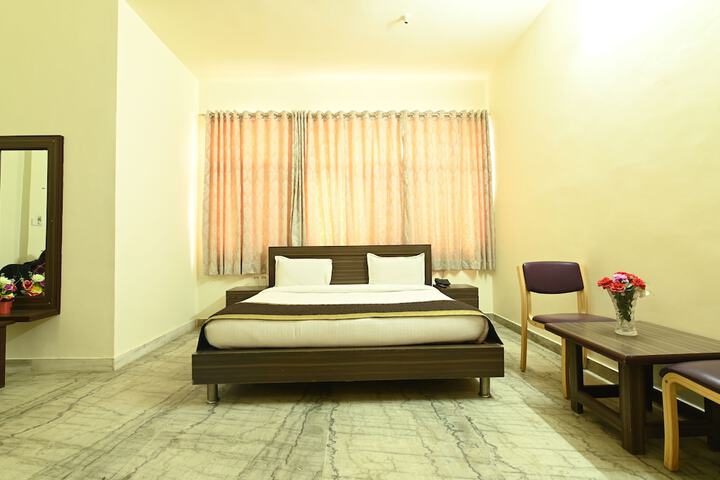 Room 4 of 19