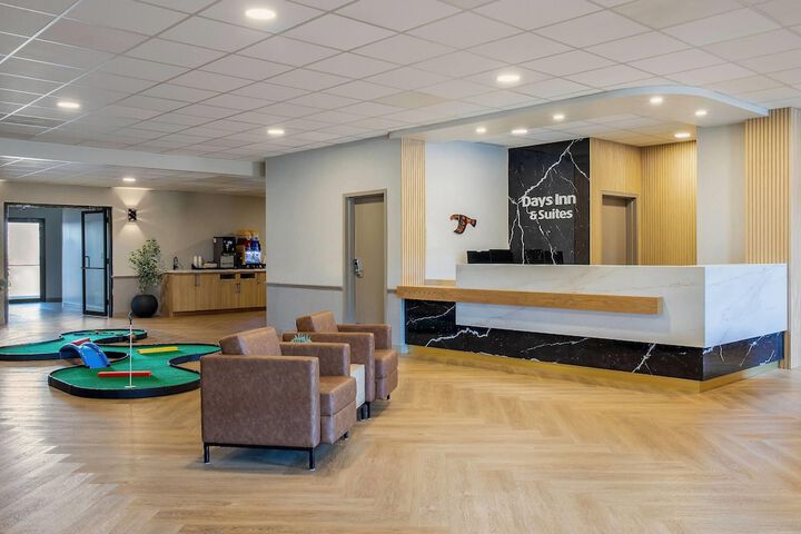 Entrance & Lobby