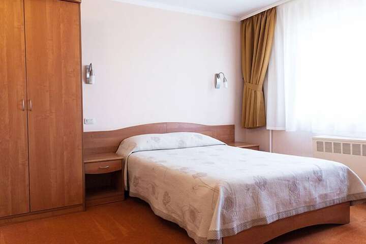 Room 19 of 154