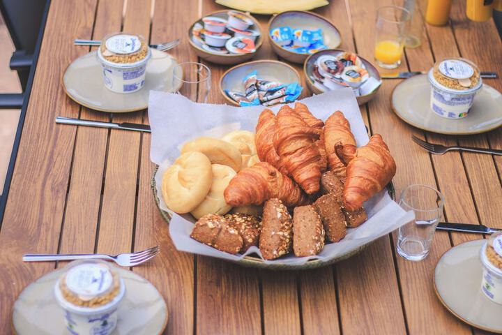 Breakfast/Coffee Service 92 of 120