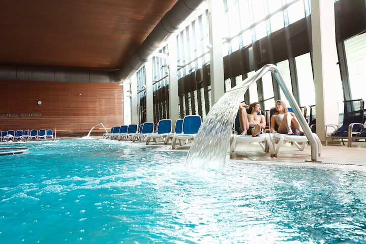 Pool 46 of 165