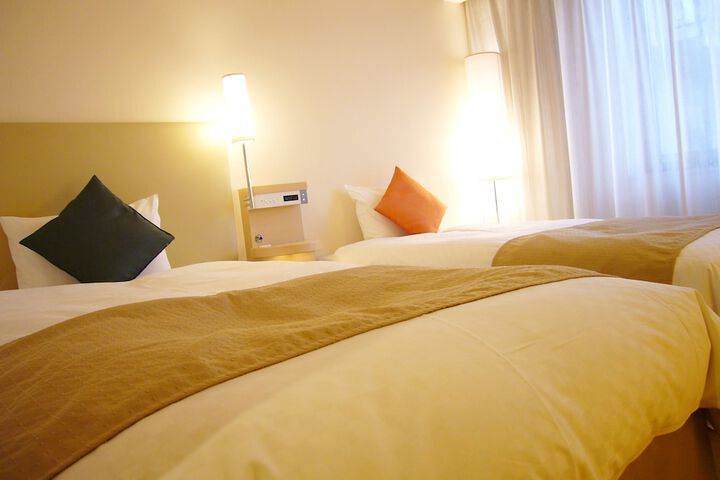 Room 7 of 90