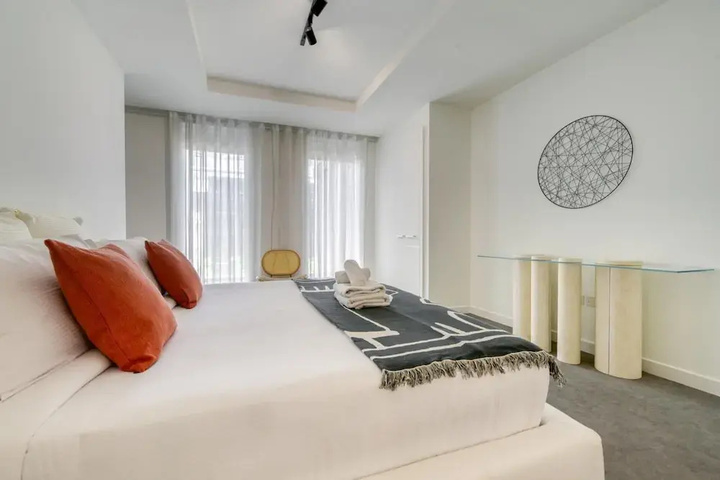 Room 4 of 22