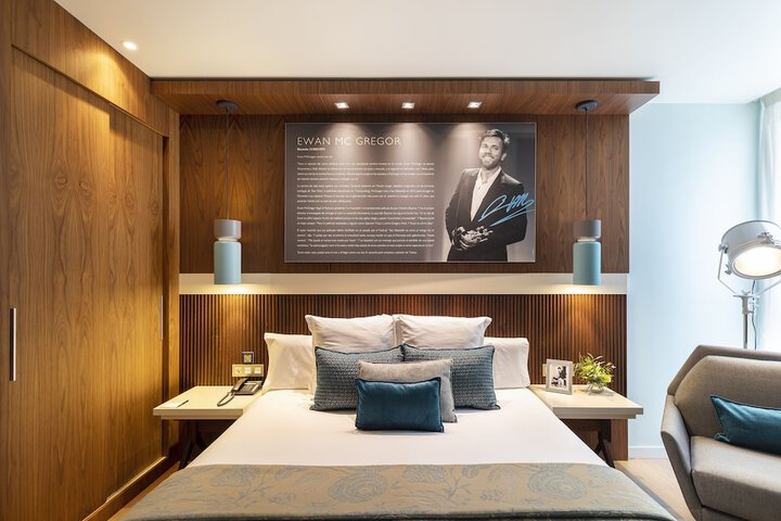 Room 33 of 94
