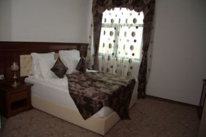 Room 21 of 43