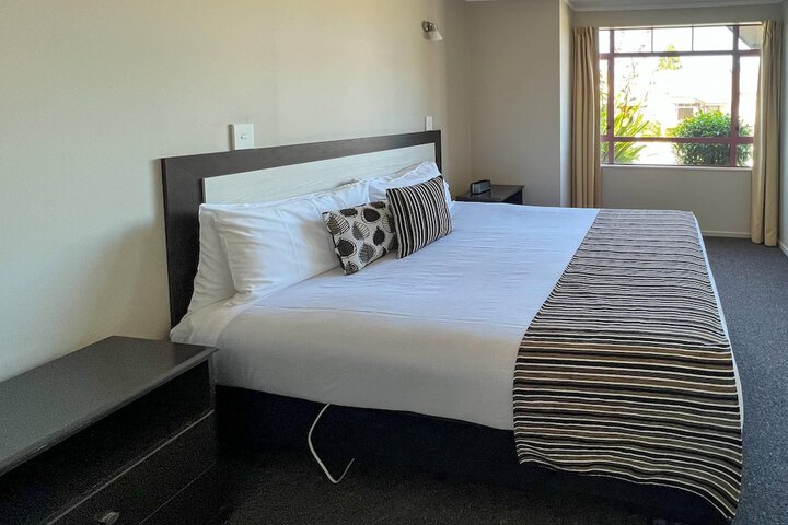 Room 115 of 302