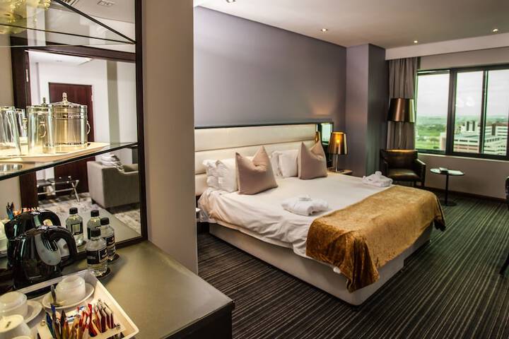 Room 4 of 113