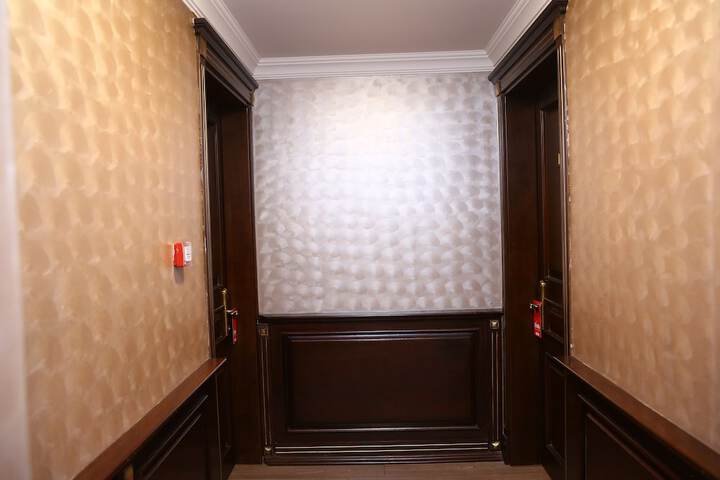 Room 37 of 122