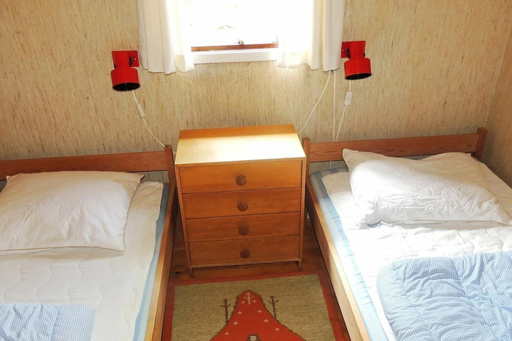 Room 2 of 9