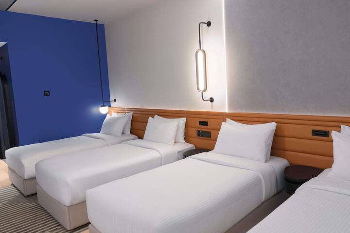 Room 18 of 40