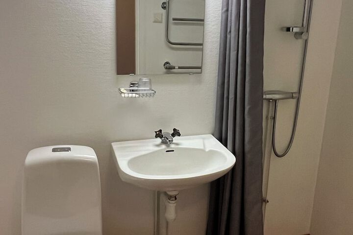 Room 25 of 92