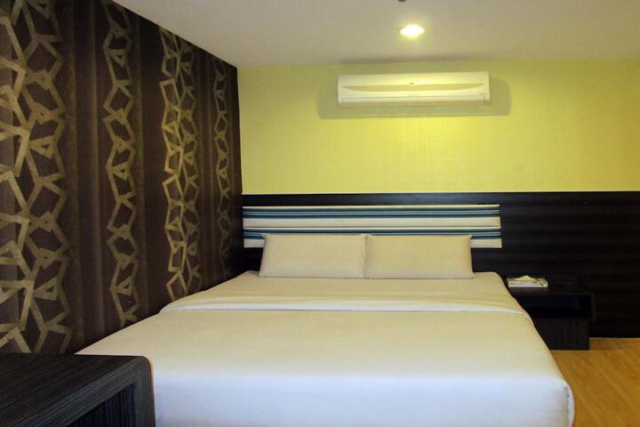 Room 25 of 36