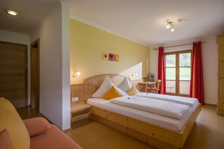 Room 8 of 27