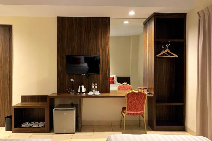 Room 10 of 26