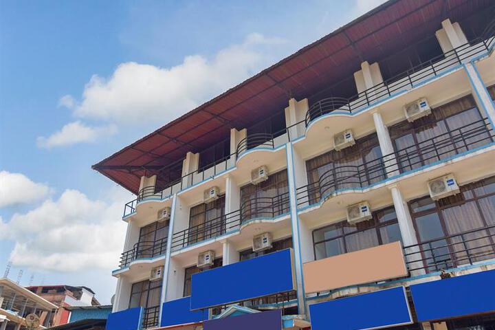 OYO 13581 HOTEL RAJ