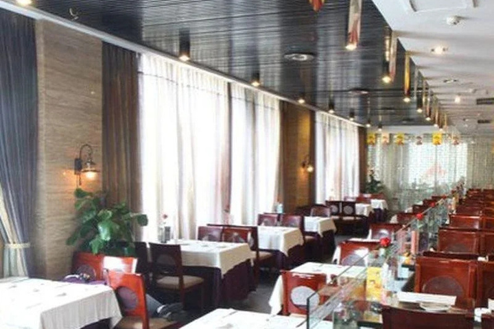 Dining 5 of 9