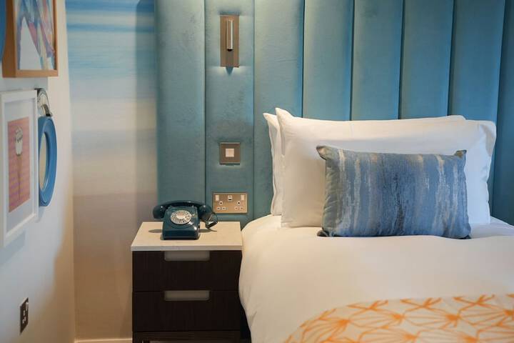 Room 17 of 45