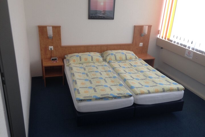 Room 9 of 54